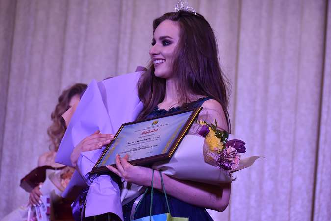 Універсітэцкая прыгажуня_МГУ_Кулешова