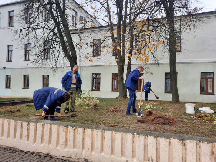 участие в субботнике_МГУ_Кулешова