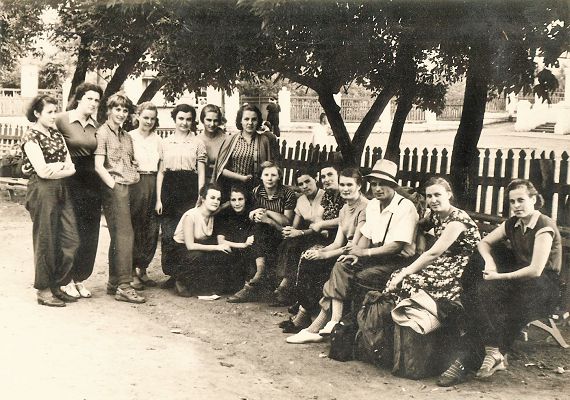Студенты Могилевского государственного педагогического института на экскурсии, 1957 год